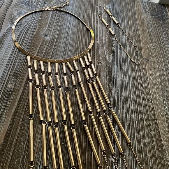 Gold Windchime Necklace and Earrings Set - Picture 4 of 6